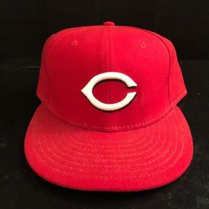 New Era Accessories - New Era MLB Cincinnati Reds Fitted Hat 7 5/8 New Era Accessories - New Era MLB Cincinnati Reds Fitted Hat 7 5/8